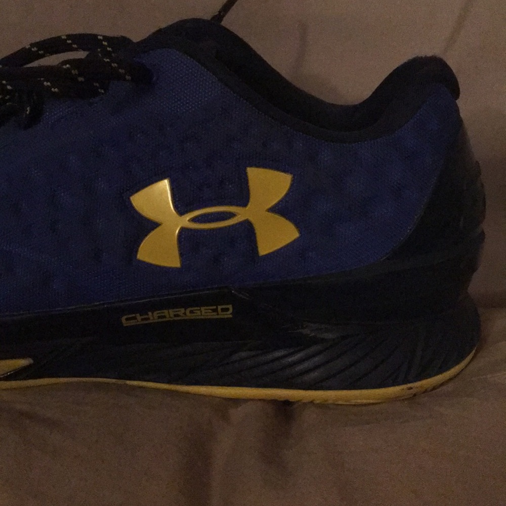 Steph Curry low top shoes
